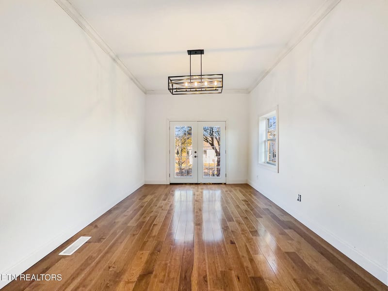 112 N Farnum St, Friendsville, TN 37737