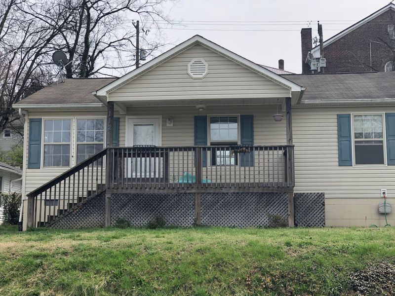 112 Oglewood Ave, Knoxville, TN 37917