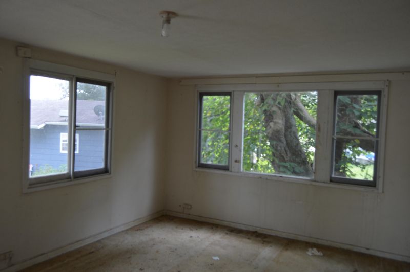 112 Old Roane St, Harriman, TN 37748