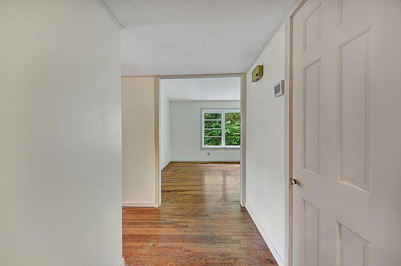 112 Pomona Rd, Oak Ridge, TN 37830