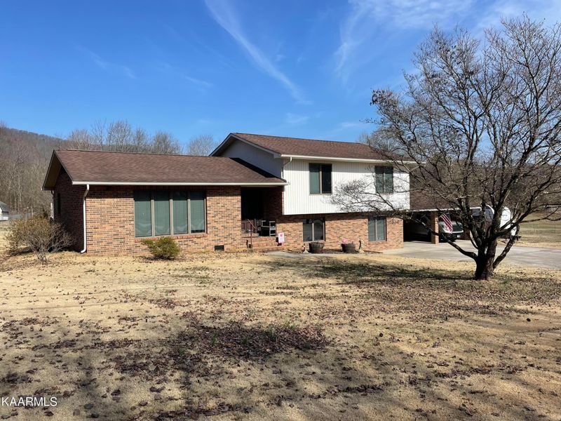 112 Red Bud Dr, Harriman, TN 37748