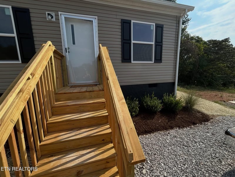 112 Redwood Dr, Harriman, TN 37748