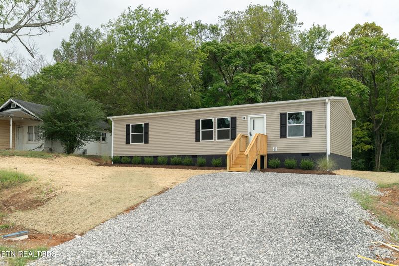 112 Redwood Dr, Harriman, TN 37748