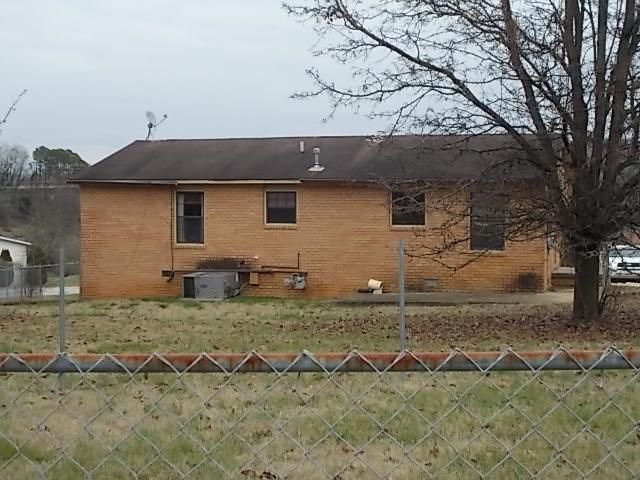 112 Roane Manor Dr, Harriman, TN 37748