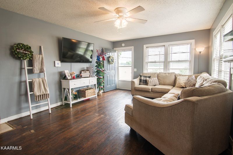 112 S Hill St, Athens, TN 37303