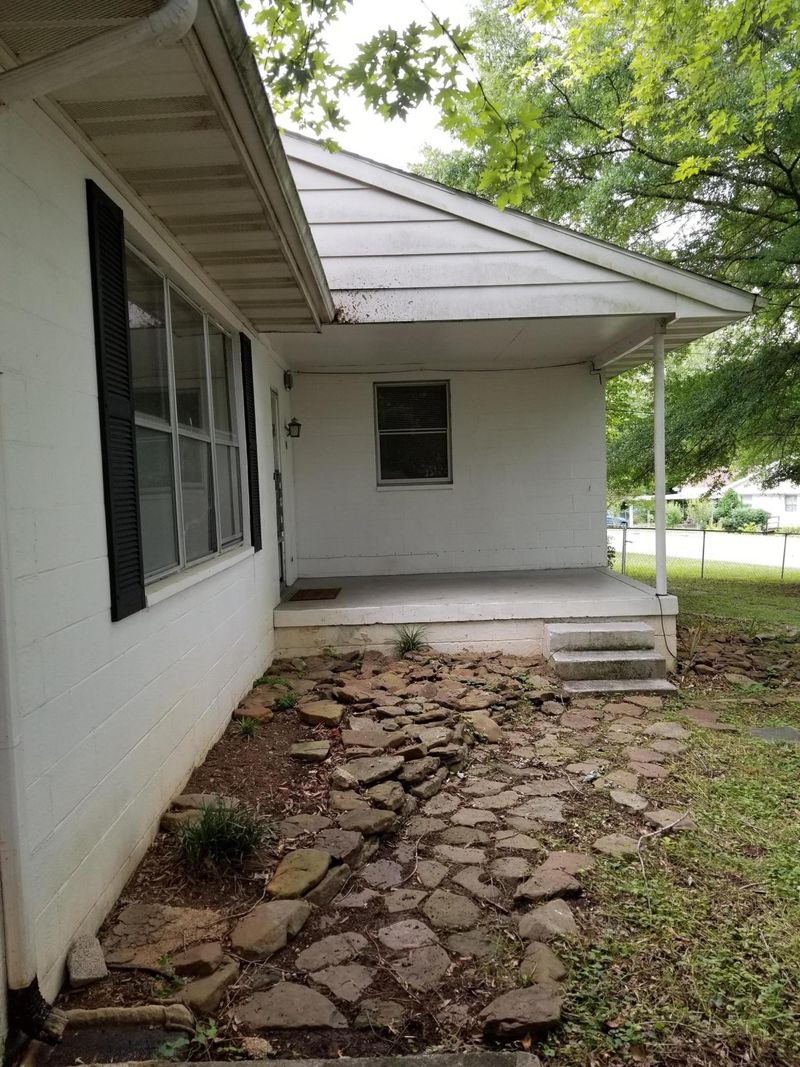 112 S Purdue Ave, Oak Ridge, TN 37830