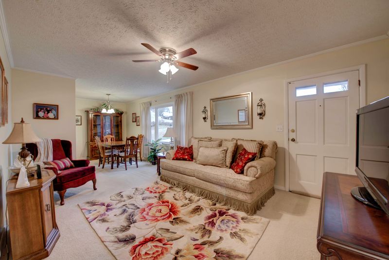 112 S Seneca Rd, Oak Ridge, TN 37830