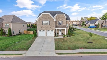 112 Silver Maple St, Lenoir City, TN 37771