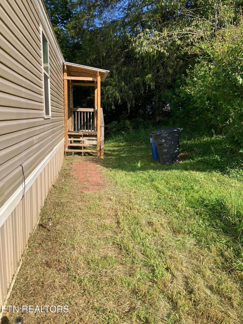 112 Stiner Shores Rd, Sharps Chapel, TN 37866