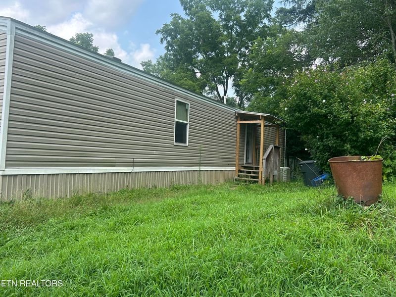 112 Stiner Shores Rd, Sharps Chapel, TN 37866