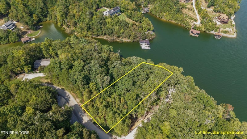 112 Thief Neck Dr, Rockwood, TN 37854