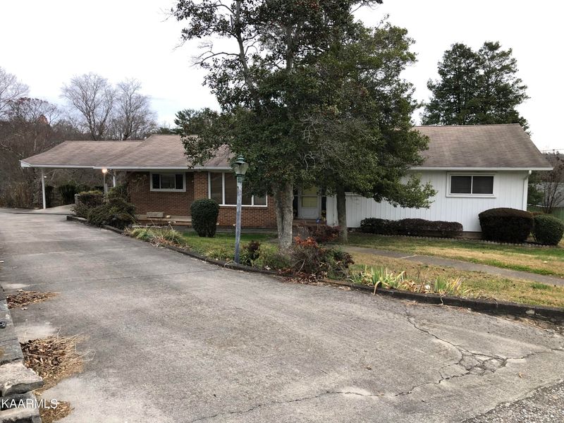 112 Utah Ave, Oak Ridge, TN 37830