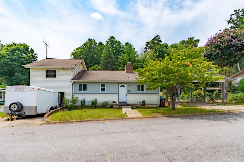 112 W Farragut Rd, Oak Ridge, TN 37830