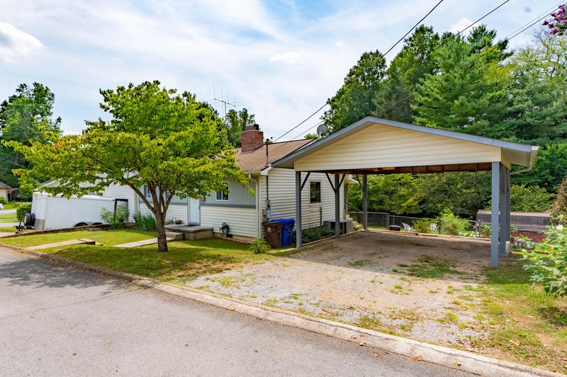 112 W Farragut Rd, Oak Ridge, TN 37830