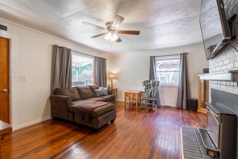 112 W Farragut Rd, Oak Ridge, TN 37830