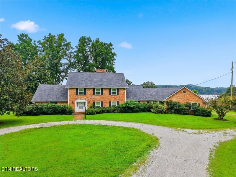 112 Walden Ln, Harriman, TN 37748