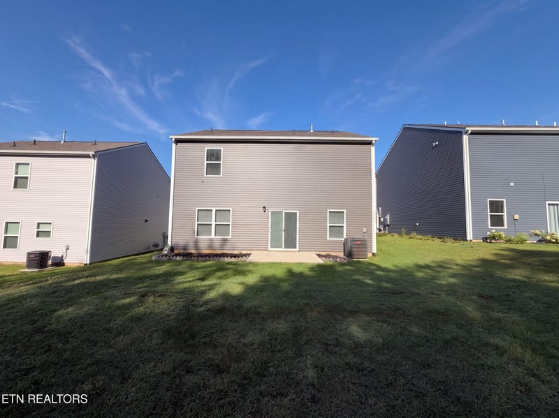1120 Amber Vista Ln, Knoxville, TN 37914