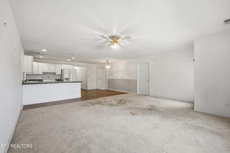 1120 Fairgrounds Ct, Kingston, TN 37763