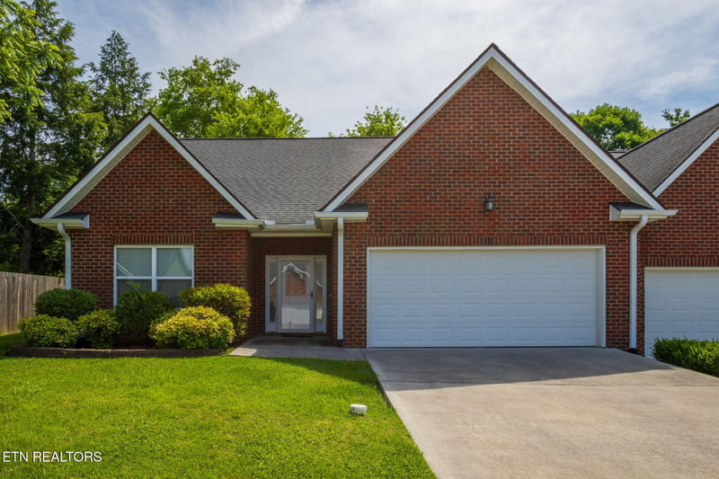 1120 Fellin View Way, Sevierville, TN 37876