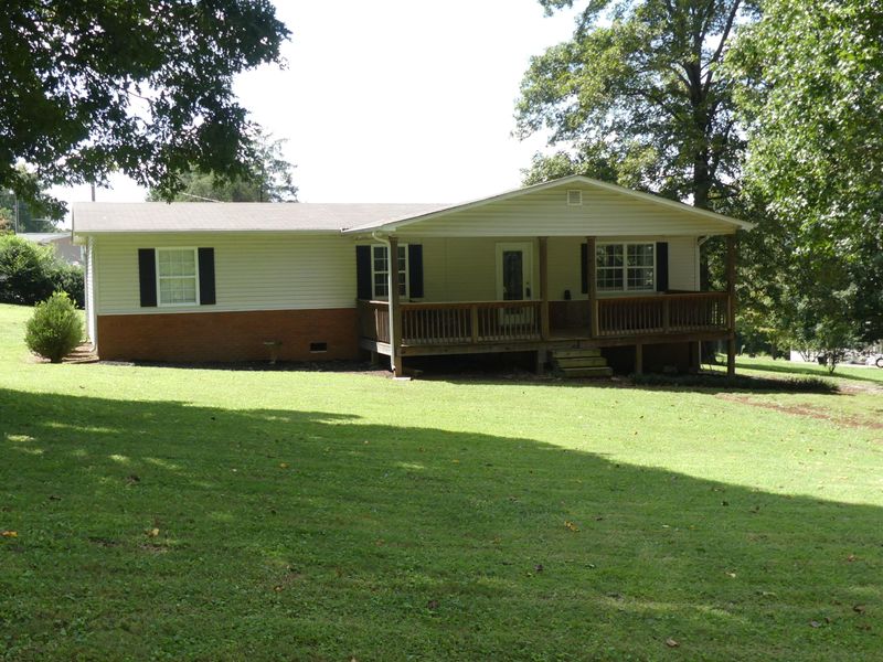 1120 Monroe Cir, Madisonville, TN 37354
