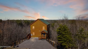 1120 N Trail Dr, Sevierville, TN 37862