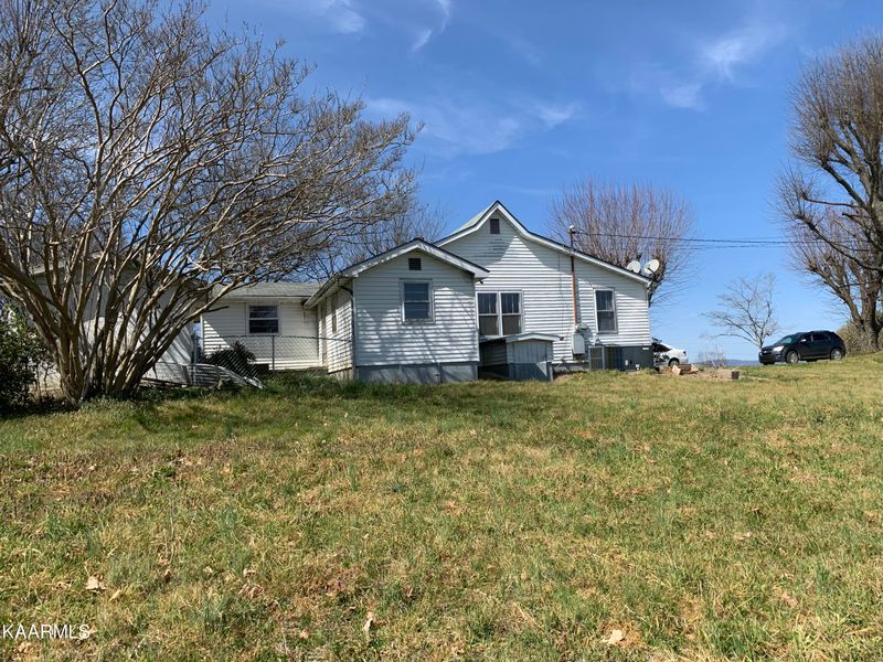 1120 Slop Creek Rd, Russellville, TN 37860