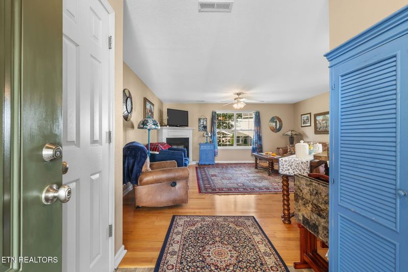 1120 Stone Creek Ln, Sevierville, TN 37876