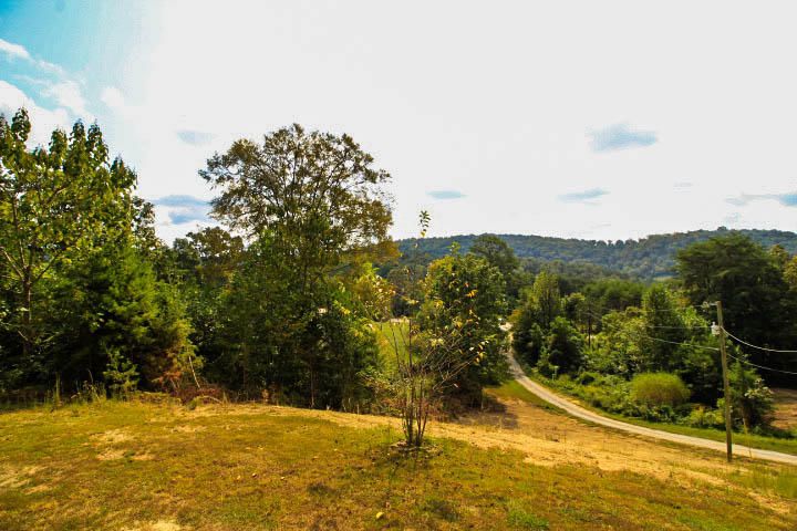 1121 Bull Run Rd, Luttrell, TN 37779