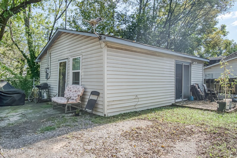 1121 Overton Pl, Knoxville, TN 37917