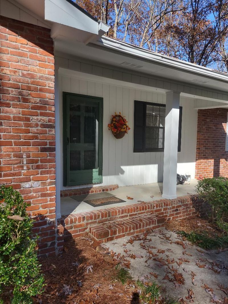 1121 W Outer Dr, Oak Ridge, TN 37830
