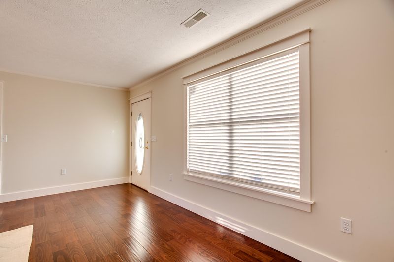 1122 Eagle View Dr, Kodak, TN 37764