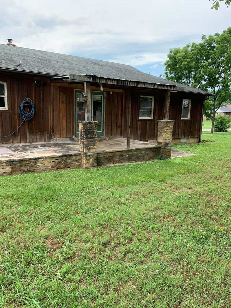 1122 King Rd, Seymour, TN 37865