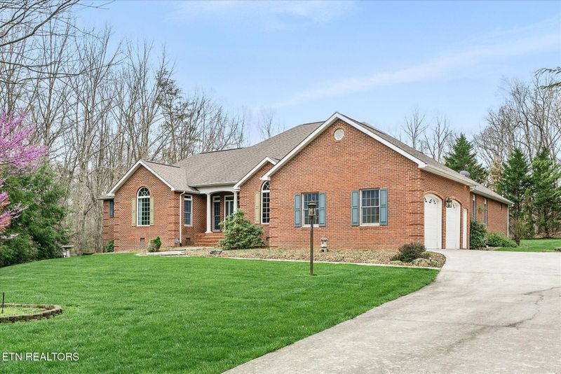 1122 Laurel Cir, Crossville, TN 38555