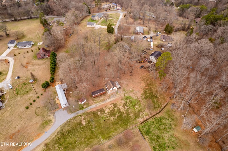 1122 Wooddale Church Rd, Strawberry Plains, TN 37871