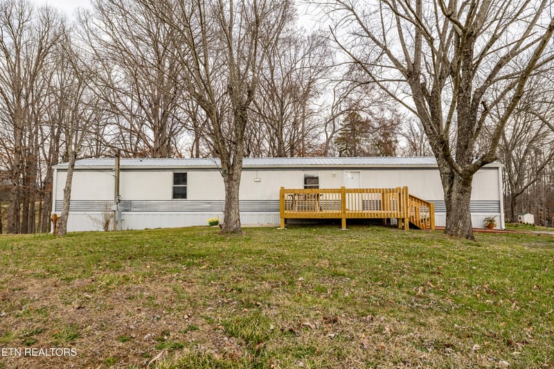 1122 Wooddale Church Rd, Strawberry Plains, TN 37871