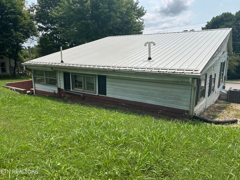 1123 E 4th North St, Morristown, TN 37814