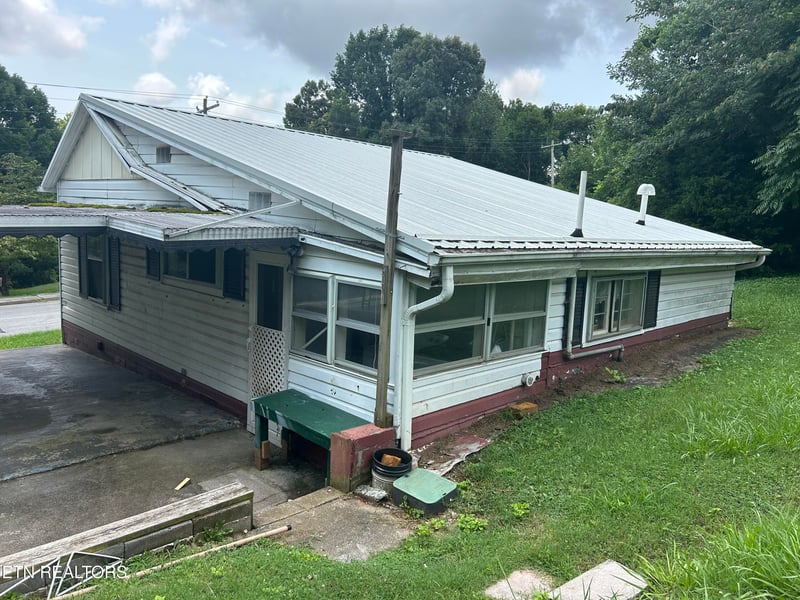 1123 E 4th North St, Morristown, TN 37814