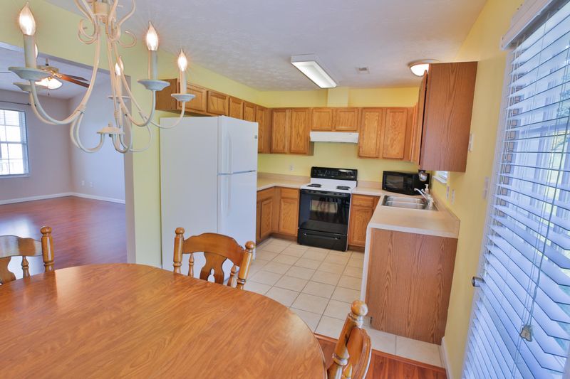 1123 Long Meadows Dr, Knoxville, TN 37920