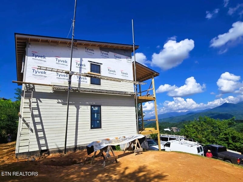 1123 Longview Ct, Gatlinburg, TN 37738