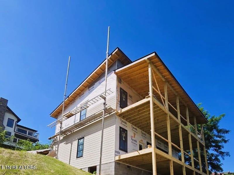 1123 Longview Ct, Gatlinburg, TN 37738