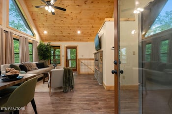 1123 Raintree Rd, Gatlinburg, TN 37738