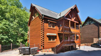 1124 Black Bear Cub Way, Sevierville, TN 37862