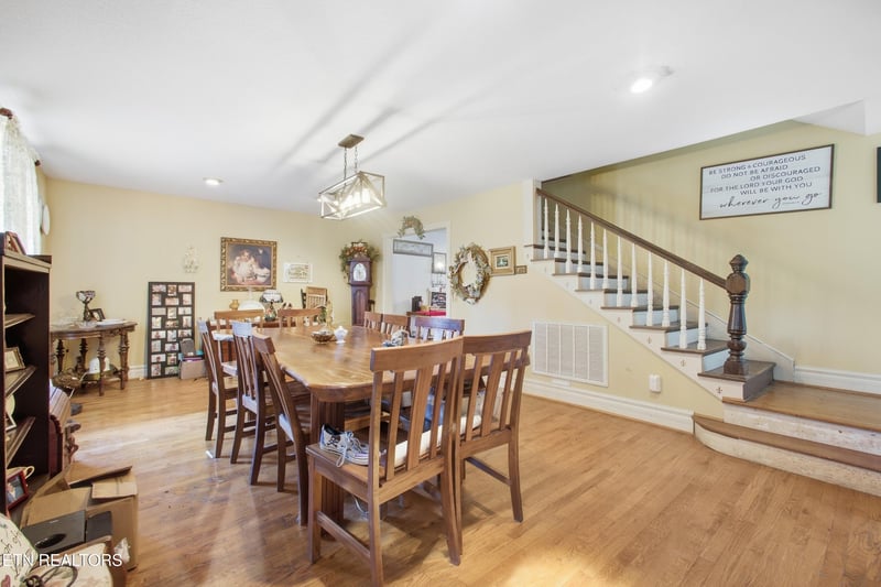 1124 Post Oak Valley Rd, Rockwood, TN 37854