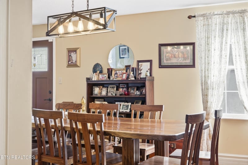 1124 Post Oak Valley Rd, Rockwood, TN 37854