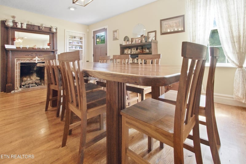1124 Post Oak Valley Rd, Rockwood, TN 37854