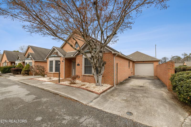 1125 Fairgrounds Ct, Kingston, TN 37763