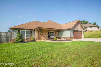1125 Walker Rd, Maryville, TN 37801