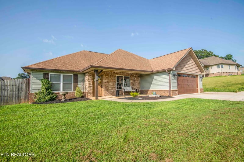 1125 Walker Rd, Maryville, TN 37801