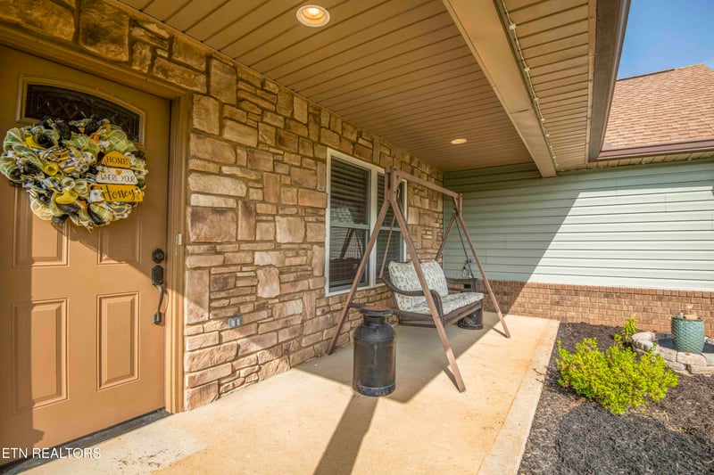 1125 Walker Rd, Maryville, TN 37801