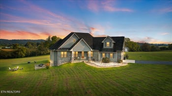 1126 Cross Valley Rd, Lafollette, TN 37766